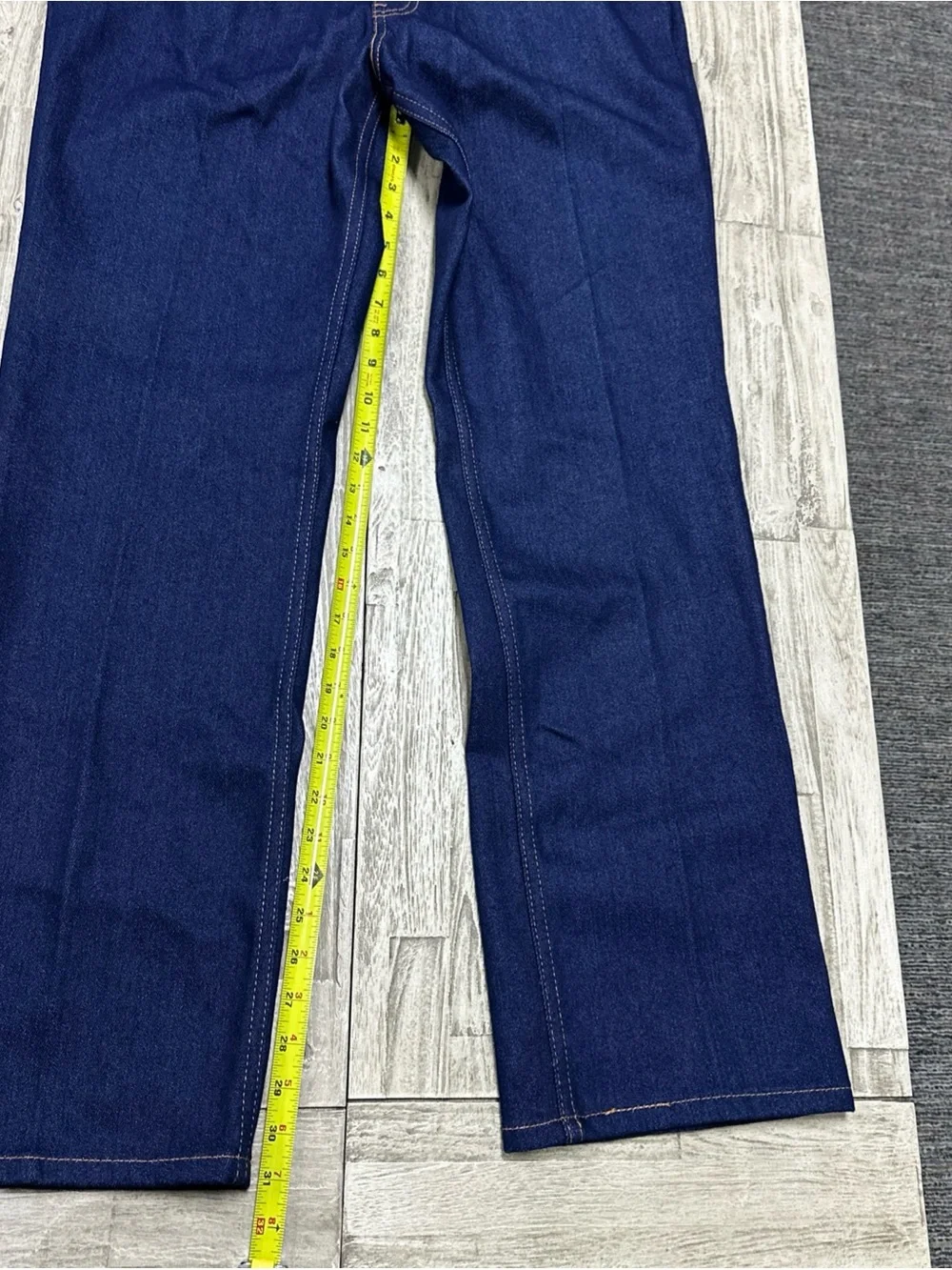 Levis classic dark